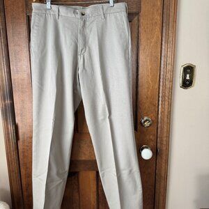 Wrangler No Iron Flat Front Khakis 34x32